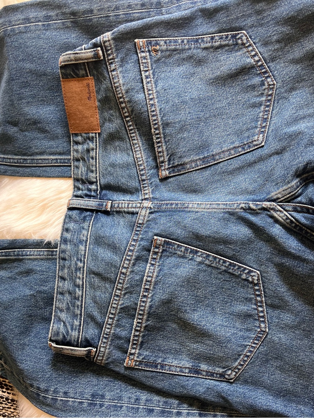 Madewell Women’s Darted Barrel Leg Blue Jeans - Picture 5 of 5